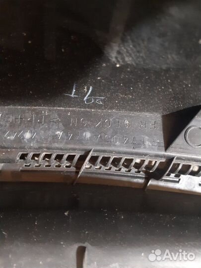 Жабо правое Mitsubishi Outlander Xl CW 3.0 2007