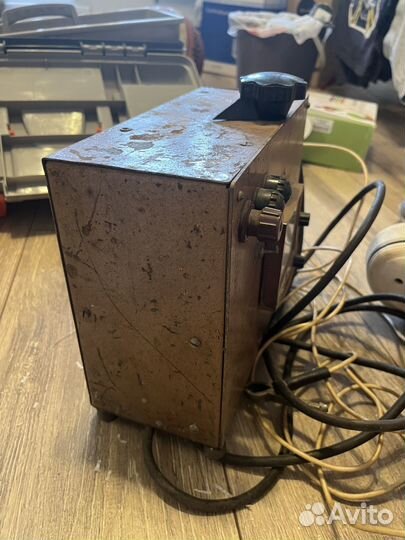 Зарядка для аккумулятора автомобиля советский