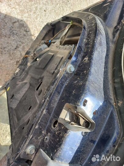 Дверь на audi А8D2 в сборе