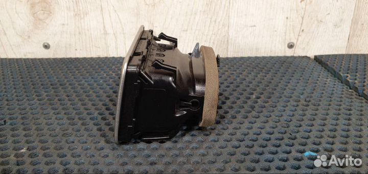 Дефлектор воздушный Volvo V70 BW