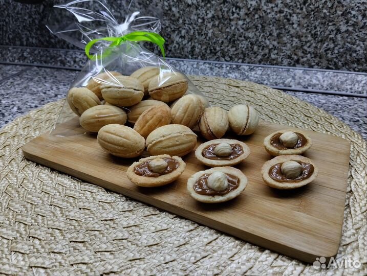 Орешки со сгущёнкой и вафельные трубочки