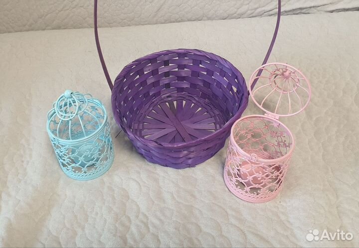 Подсвечники новые и корзины плетёные
