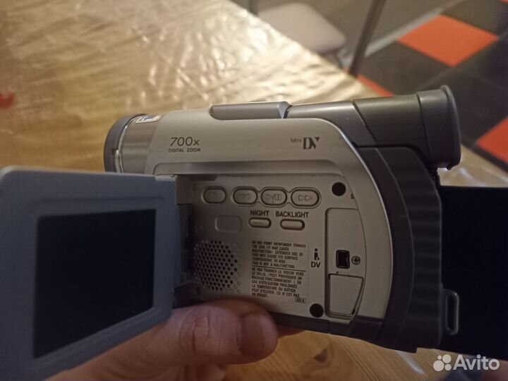 Цифровая видеокамера jvc
