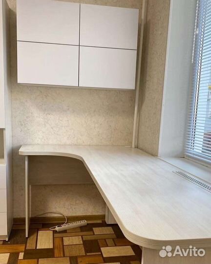 Письменный стол / компьютерный стол