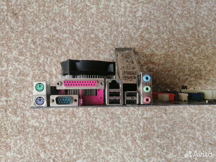 Материнская плата с процессором и памятью