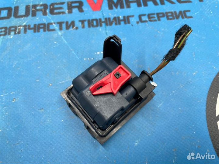 Замок лючка бензобака Mercedes-Benz C-Class WDD205