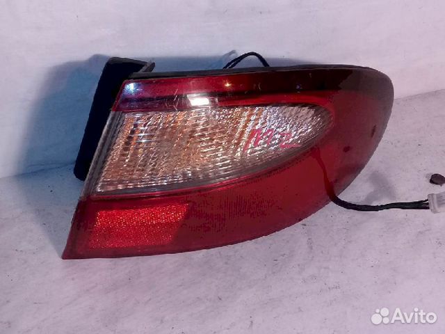 Фонарь (стоп сигнал) задний правый RR1406 правый M