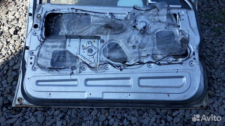 Дверь передняя левая Isuzu Rodeo, 93г