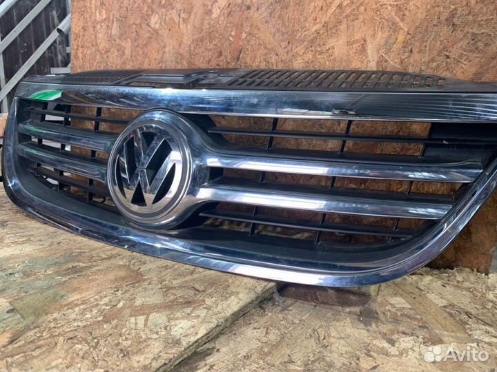 Решетка радиатора Volkswagen Tiguan 5N 2.0 CCZ