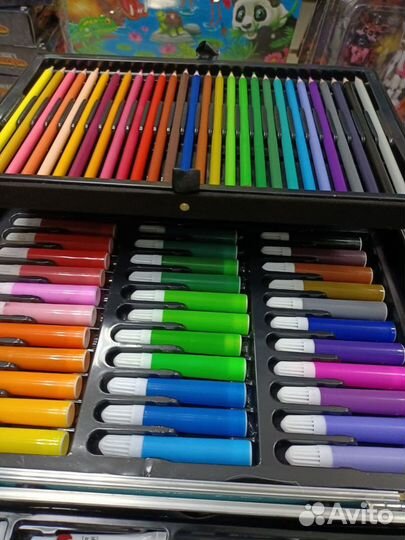 Набор для рисования и творчества в чемодане