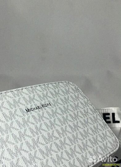 Стильная и удобная сумка Michael Kors через плечо