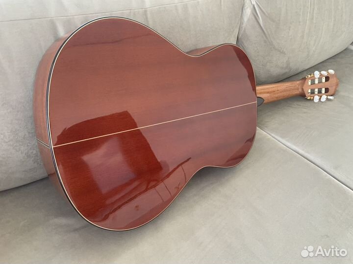 Классическая акустическая испанская гитара