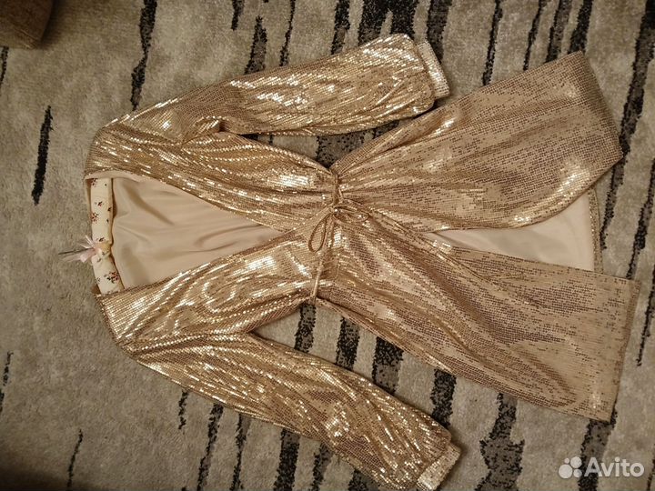 Платье в пайетках