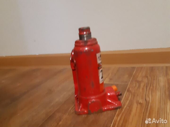 Домкрат гидравлический подкатной