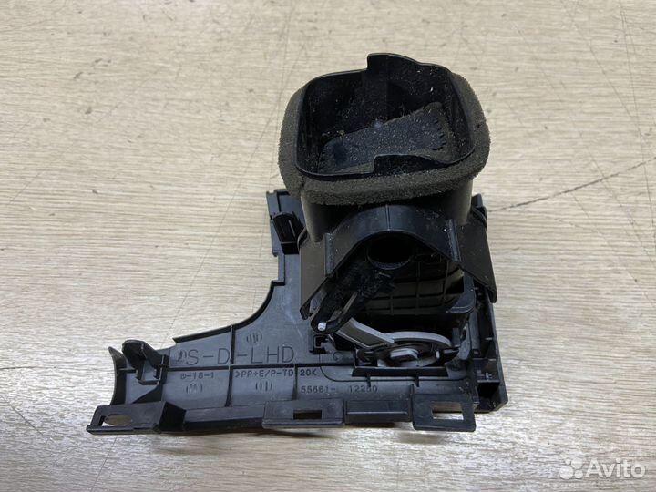 Дефлектор воздушный левый Toyota Corolla 150