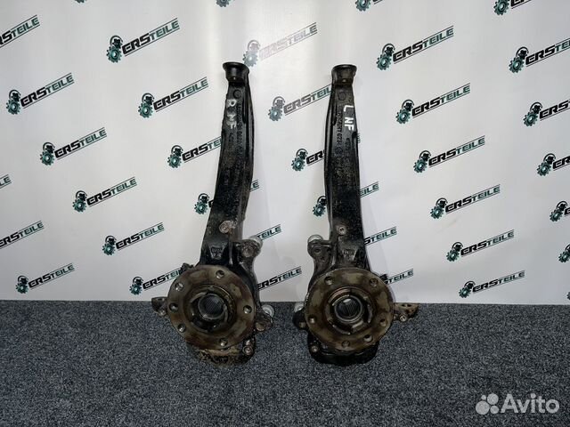 Кулак передний правый VW Touareg NF 2017