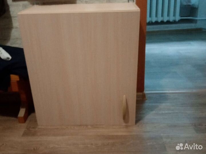 Подвесной шкаф