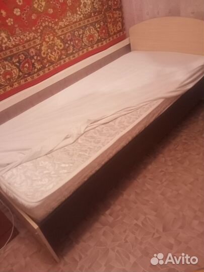 Кровать односпальная с матрасом бу