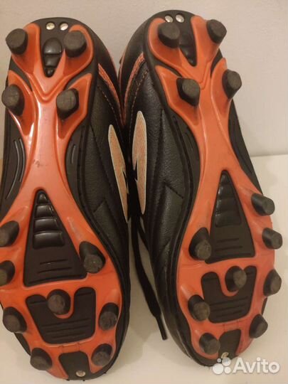 Футбольные бутсы