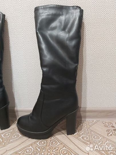 Продам зимние сапоги