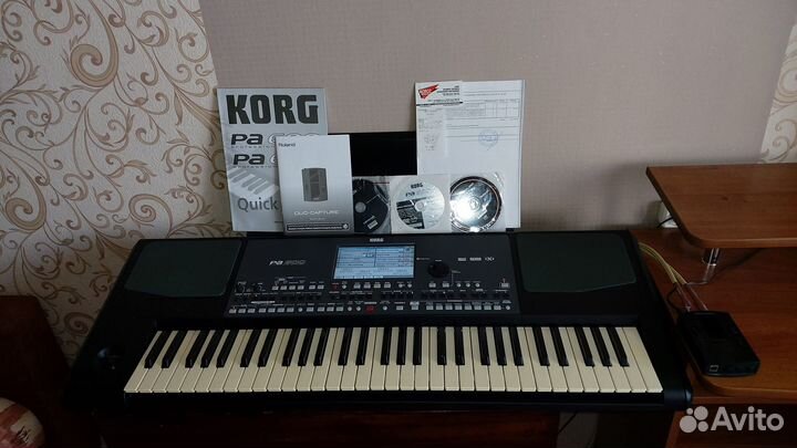 Аранжировочная станция korg PA 600 (Синтезатор)