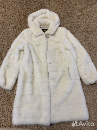 Шуба норковая белая