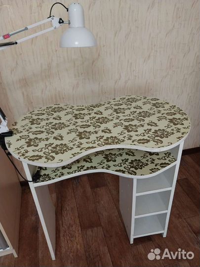 Стол для маникюра бу