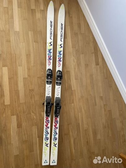 Горнолыжный комплект, ботинки, лыжи и палки