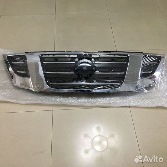 Nissan Patrol Y62 Решетка радиатора L1KQ9