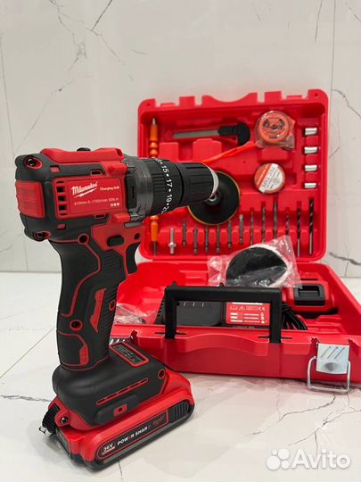 Шуруповерт Milwaukee 36V с двумя АКБ и набором