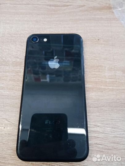 Телефон Apple iPhone 8 64GB