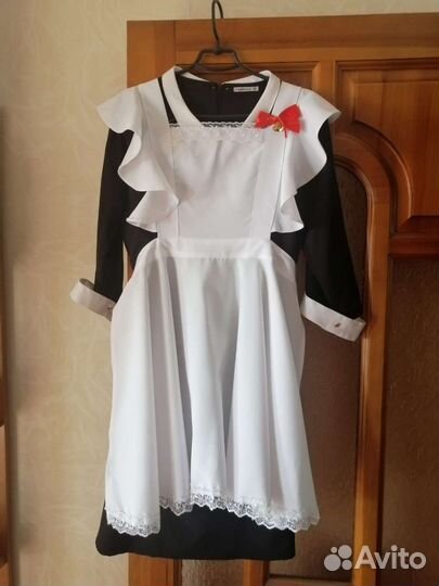 Белый школьный фартук