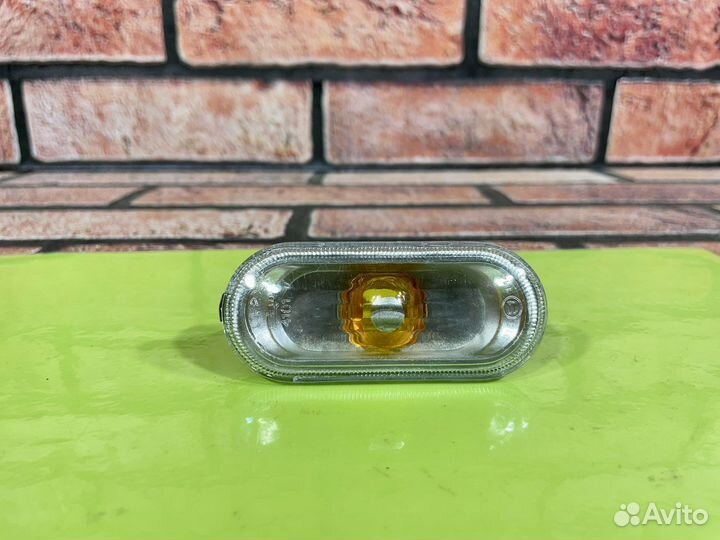 Поворотник переднего крыла VW Polo 2010-2020