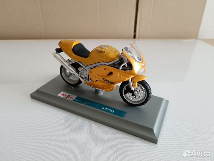 Модель мотоцикла Triumph daytona