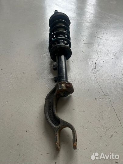 Амортизатор передний правый Genesis Gv80 2021