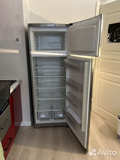 Холодильник hotpoint ariston бу