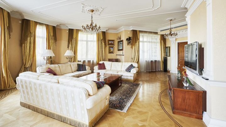 5-к. квартира, 300 м², 3/5 эт.