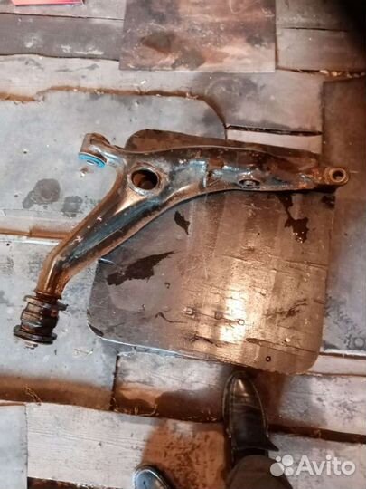 Рычаг Нижний на хонду CR-V