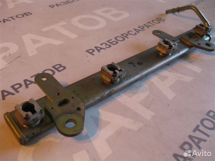 Рейка топливная (рампа) Nissan Primera P12 хэтчбек