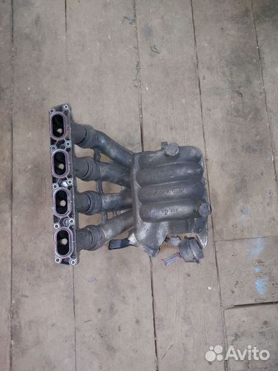 Впускной коллектор 1.8 ADR vw passat b5 audi a4 в5