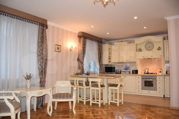 5-к. квартира, 152 м², 2/4 эт.