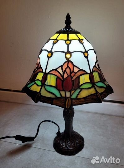 Настольная лампа светильник под Тиффани винтаж