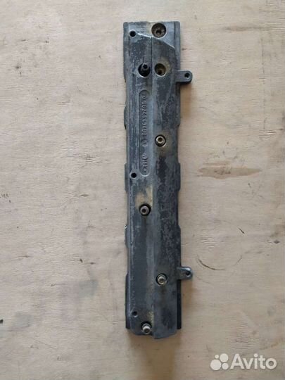 Клапанная крышка Peugeot 406 1999г. LFY