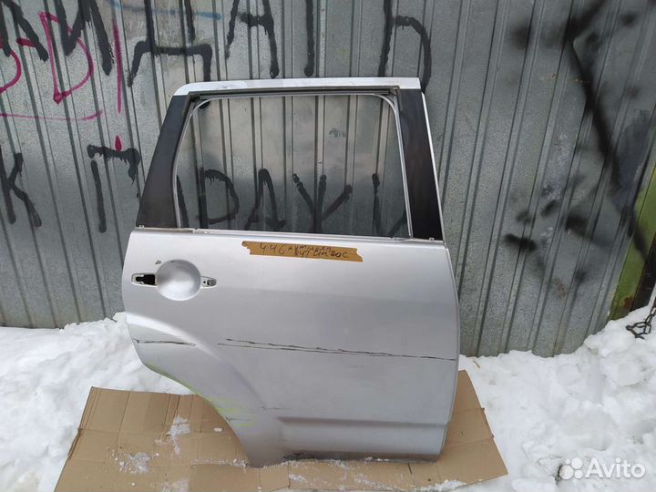 Задняя правая дверь mitsubishi outlander XL
