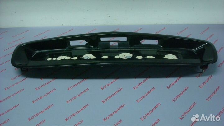 Nissan 90810-AU200 накладка крышки багажника