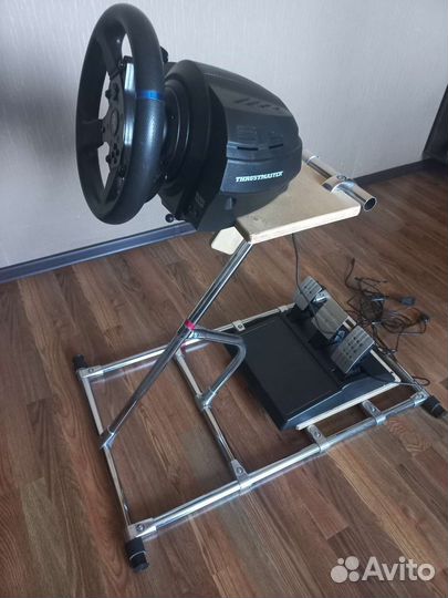 Игровой руль с педалями