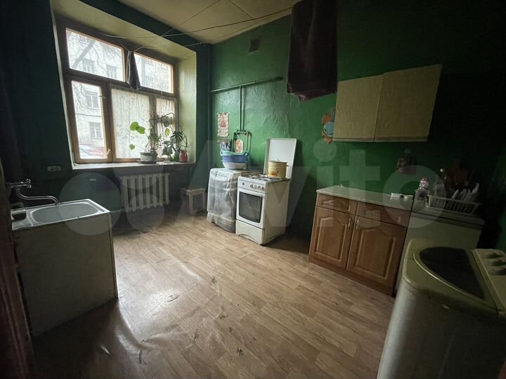 Комната 24 м² в 4-к., 1/4 эт.