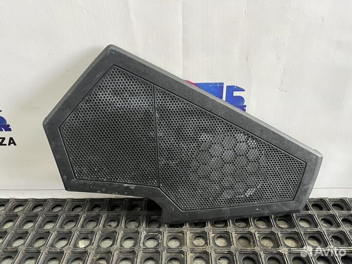 Решетка динамика правая Renault T