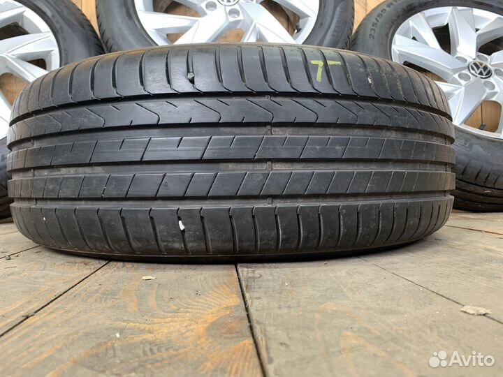 Оригинальный комплект на Volkswagen Tiguan R18