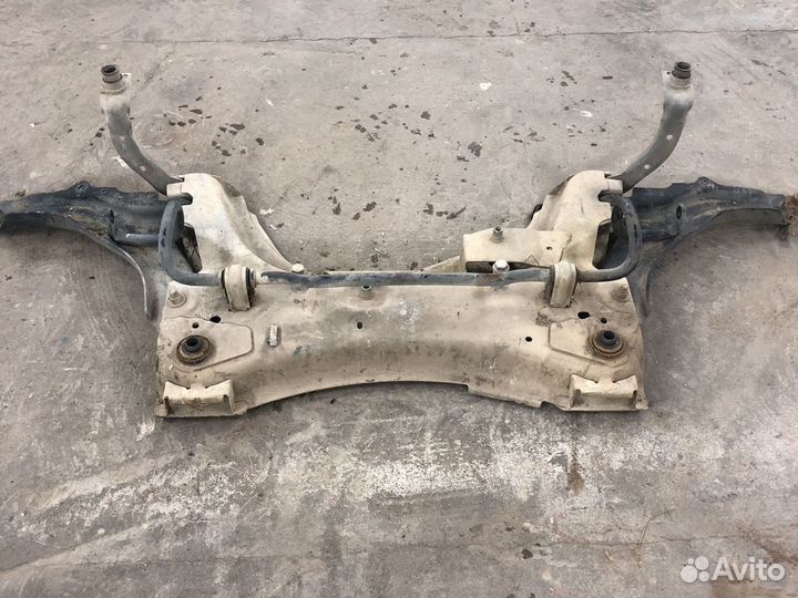 Передний подрамник Renault megane 2 2003-2009